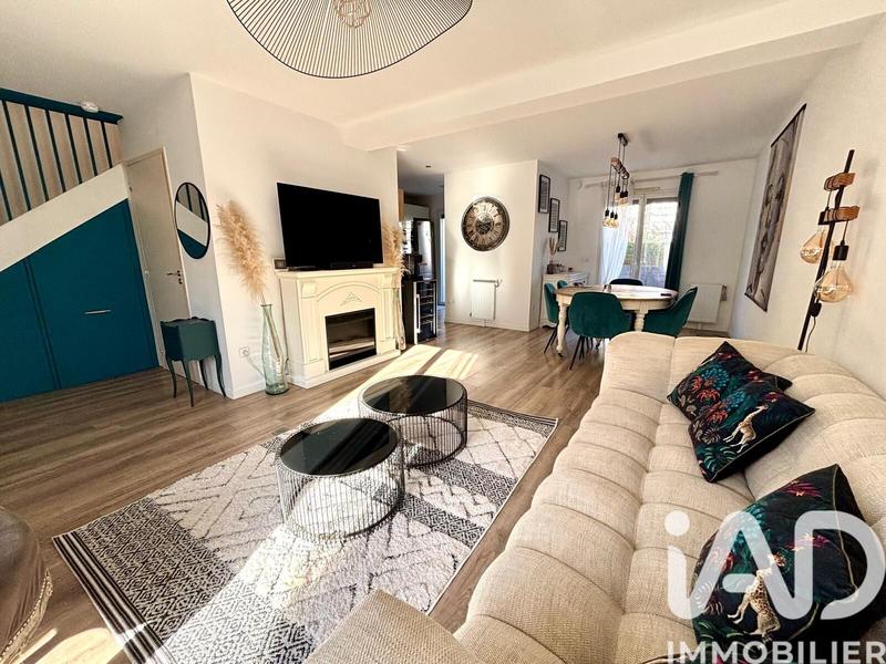 Maison - 95 m² - 5 pièces