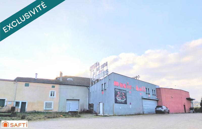 Local commercial - 1 417 m² - 33 pièces