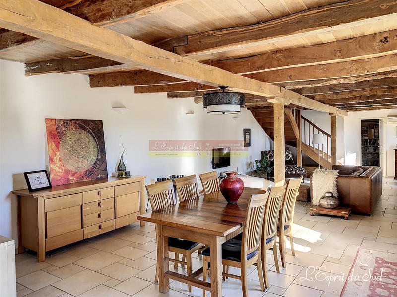 Maison traditionnelle - 216 m² - 8 pièces