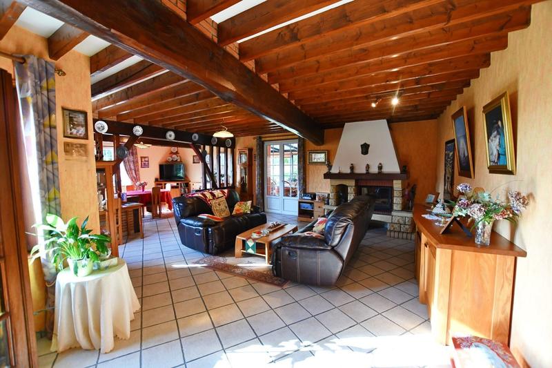 Maison - 225 m² - 9 pièces