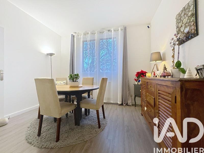 Maison - 180 m² - 9 pièces