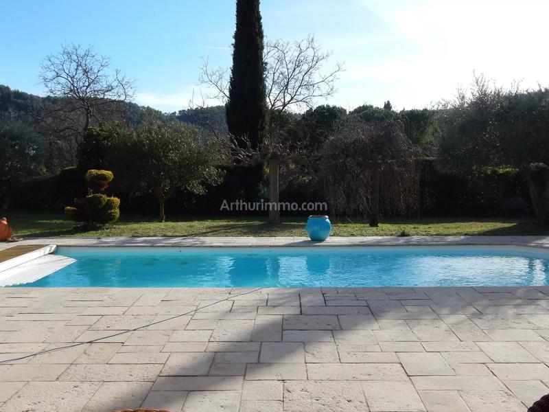 Maison - 315 m² - 11 pièces