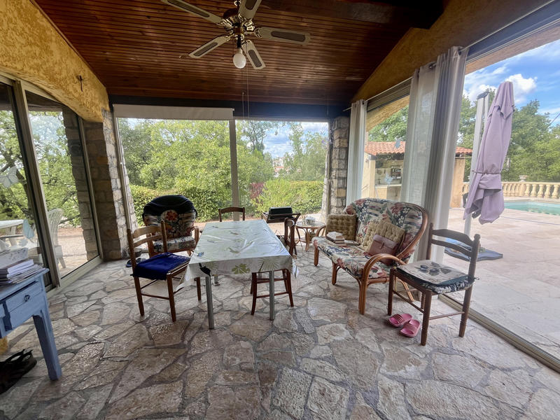 Villa - 221 m² - 6 pièces