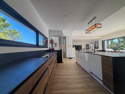 Maison - 200 m² - 6 pièces