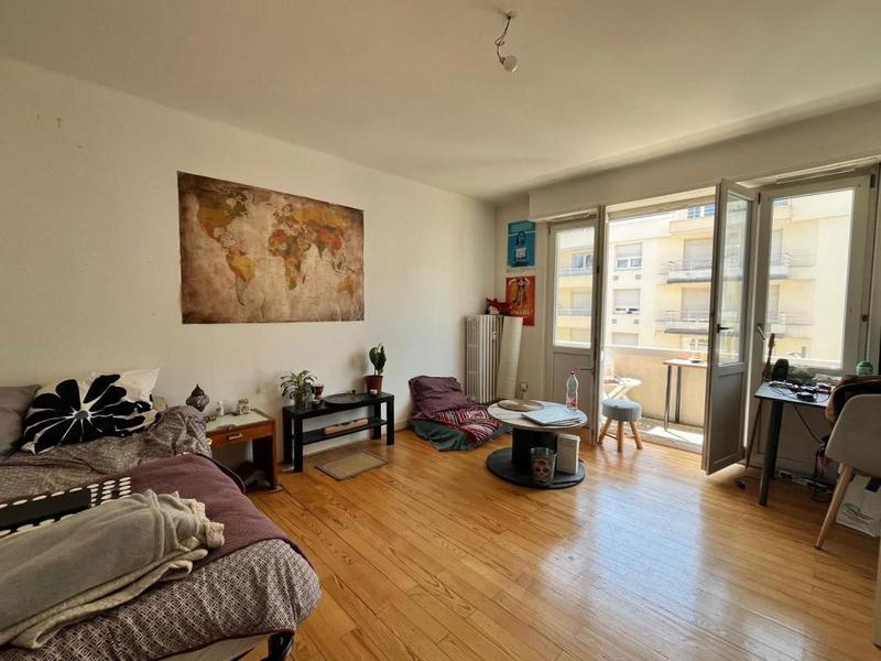 Appartement - 82 m² - 3 pièces
