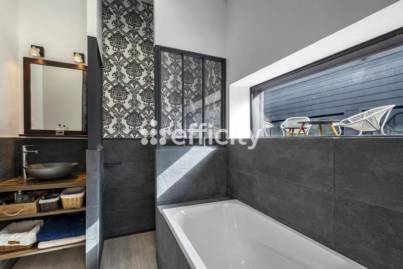 Maison - 185 m² - 5 pièces