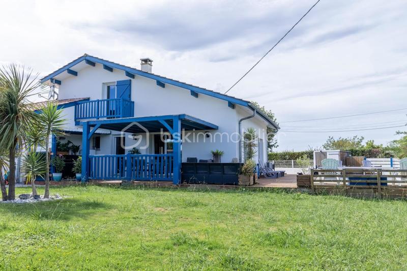 Maison - 181 m² - 7 pièces