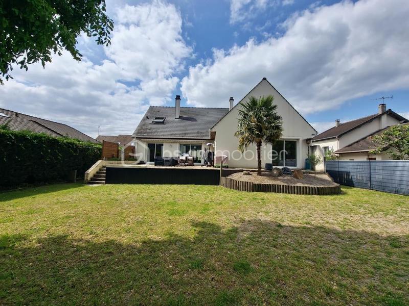 Maison - 220 m² - 7 pièces