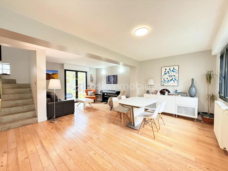 Maison - 121 m² - 5 pièces