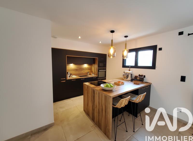 Maison - 93 m² - 4 pièces