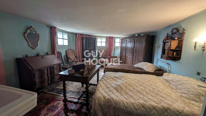 Maison - 231 m² - 8 pièces