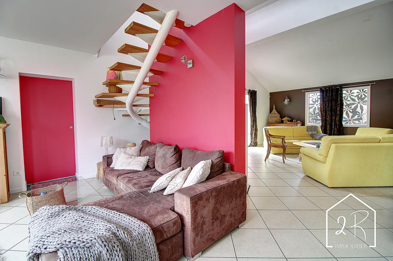 Maison - 191 m² - 7 pièces