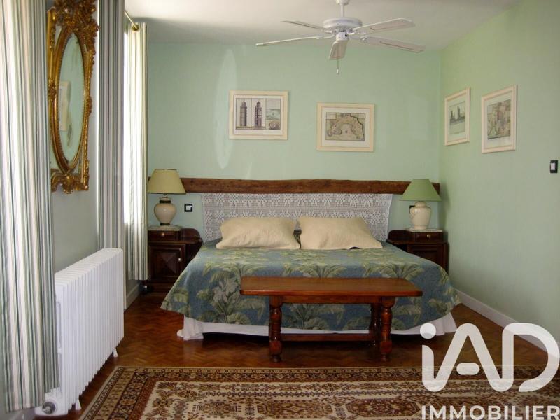 Maison - 458 m² - 10 pièces