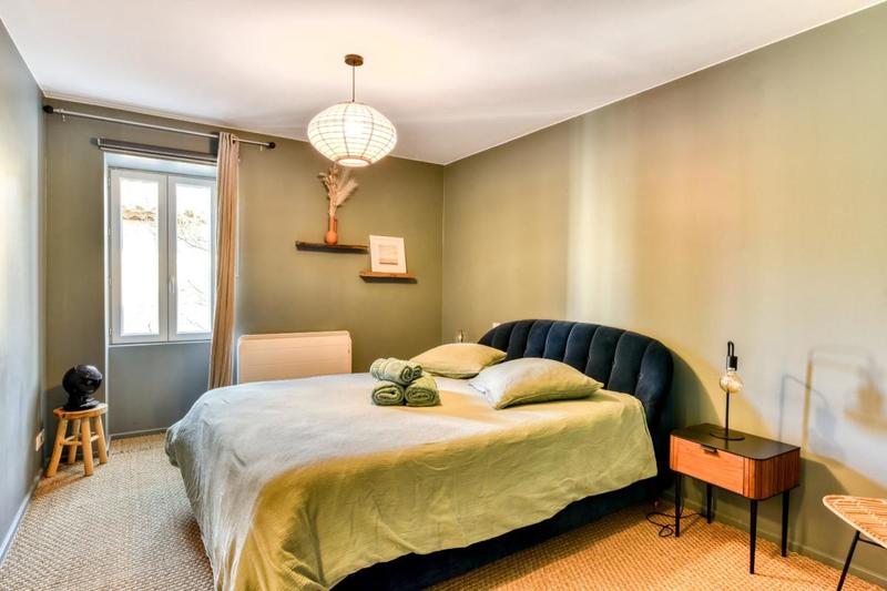 Maison - 201 m² - 7 pièces