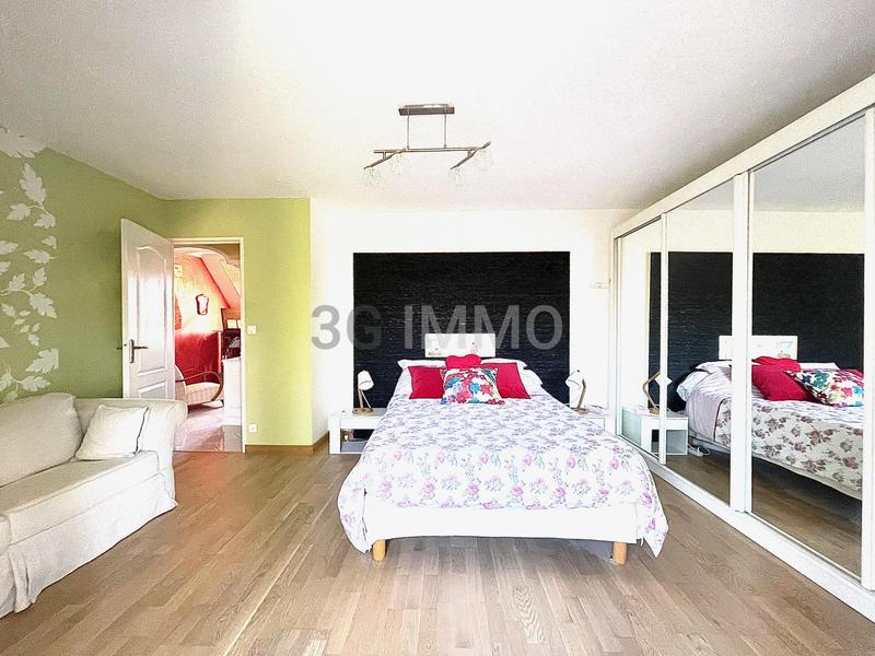 Demeure - 191 m² - 9 pièces