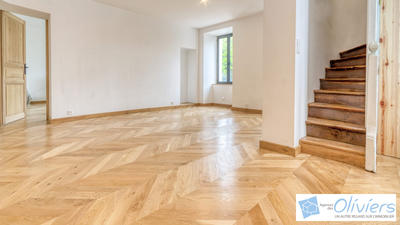 Maison - 229 m² - 9 pièces