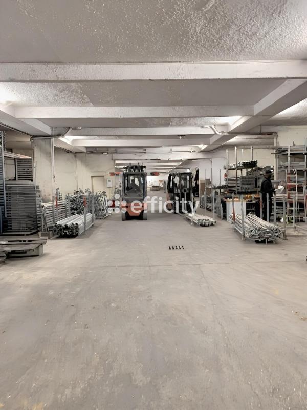 Entrepôt - 2 780 m² - 1 pièce