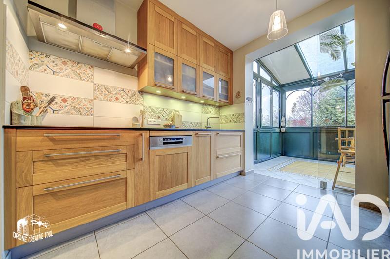 Maison - 212 m² - 9 pièces