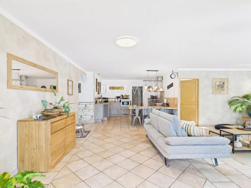 Villa - 163 m² - 6 pièces