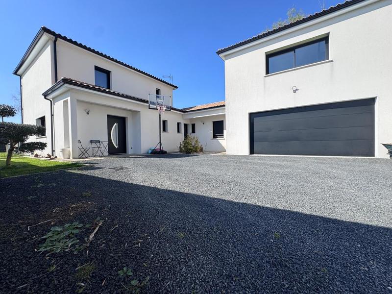 Maison - 160 m² - 6 pièces