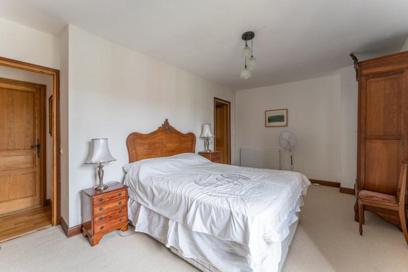 Maison - 300 m² - 11 pièces