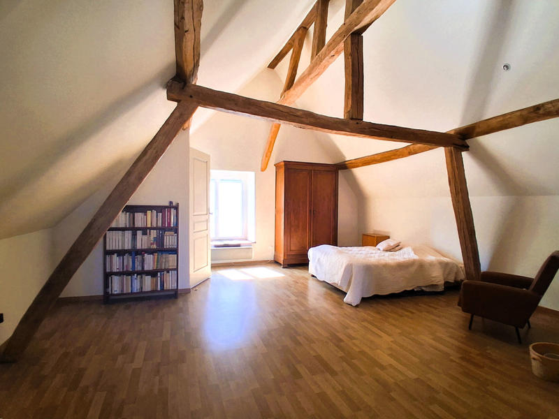 Maison - 215 m² - 8 pièces