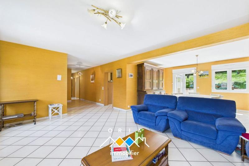 Maison - 180 m² - 9 pièces