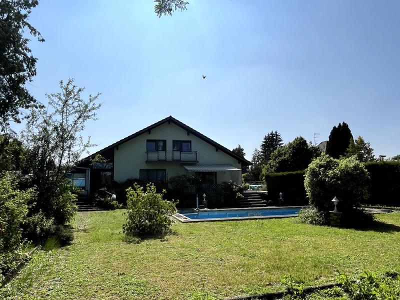 Maison - 265 m² - 10 pièces