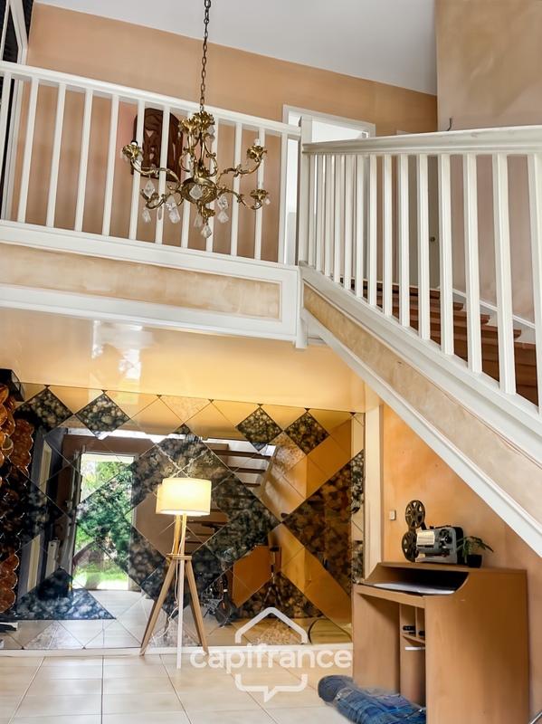 Maison - 177 m² - 7 pièces