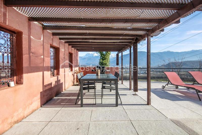 Maison - 200 m² - 6 pièces