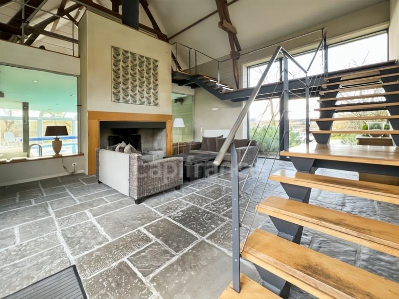 Propriété - 468 m² - 10 pièces