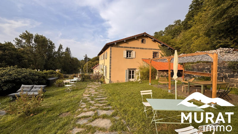 Maison - 320 m² - 13 pièces