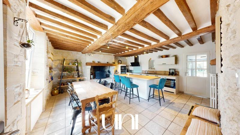 Maison - 360 m² - 12 pièces