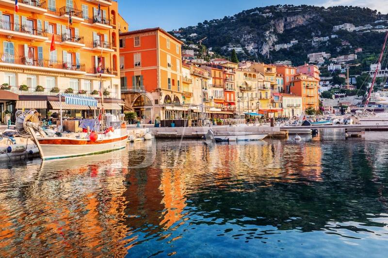 Appartement - 90 m² - 3 pièces