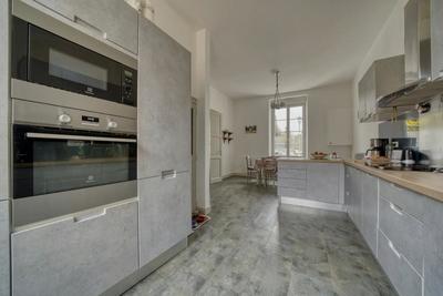 Maison - 190 m² - 6 pièces