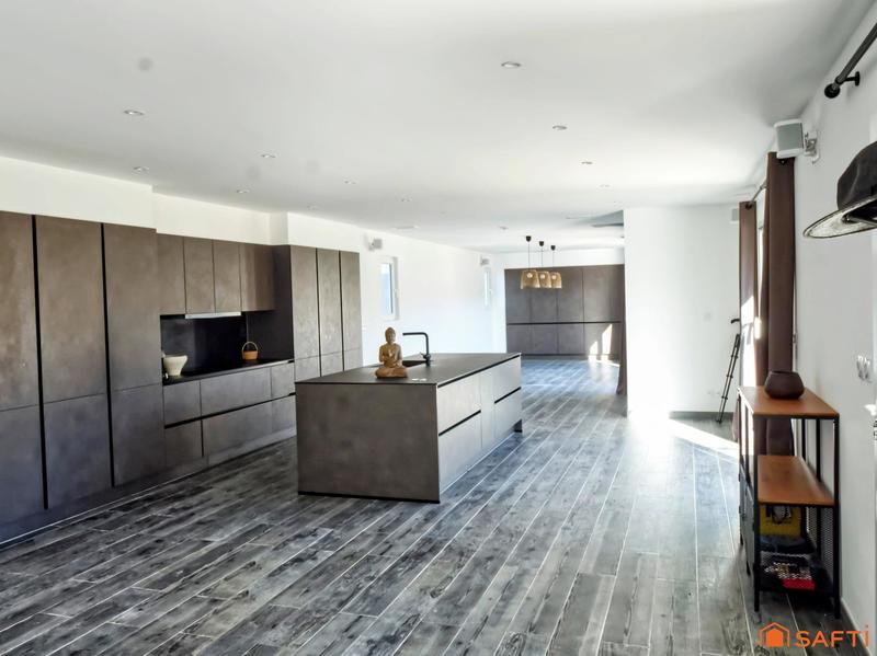 Maison - 627 m² - 21 pièces