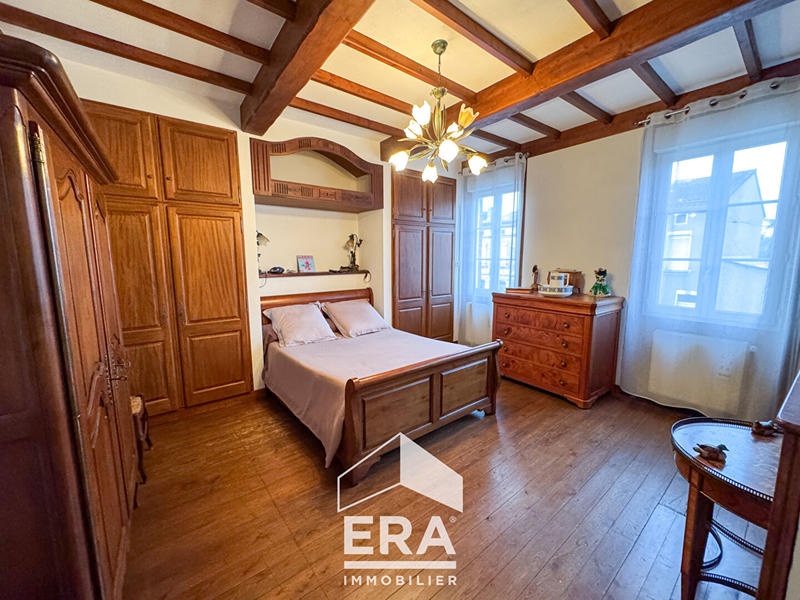 Maison - 207 m² - 8 pièces