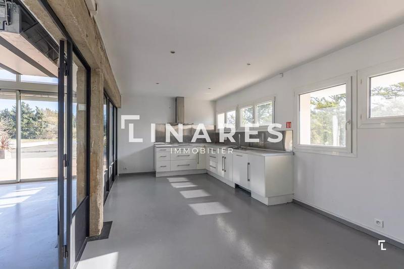 Local d'activités - 231 m² - 4 pièces