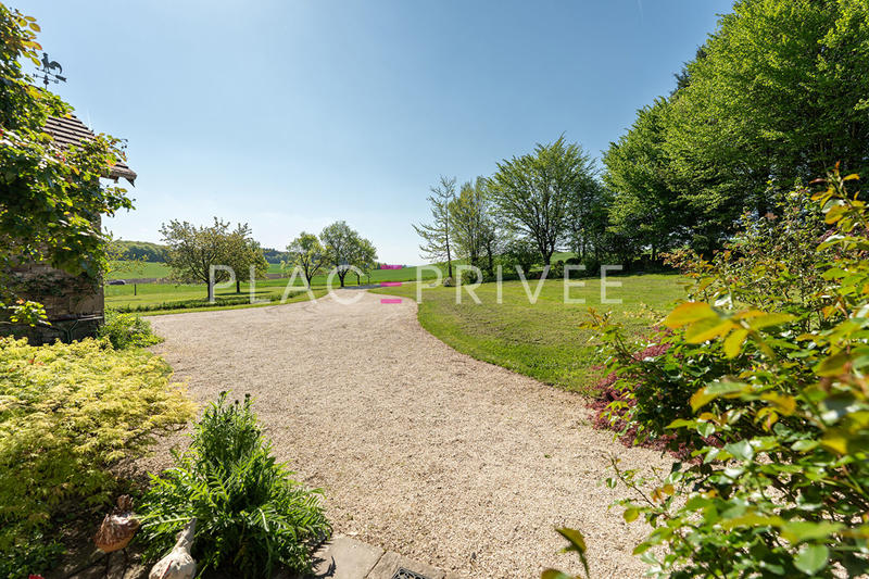 Maison - 300 m² - 12 pièces