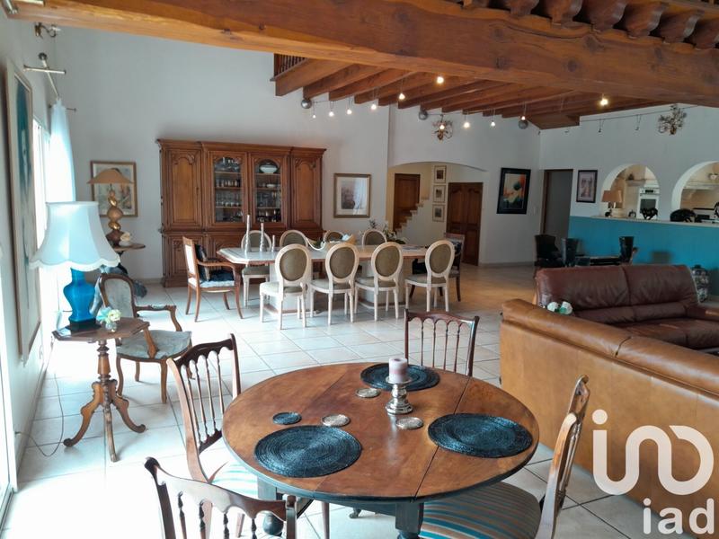 Maison - 665 m² - 10 pièces