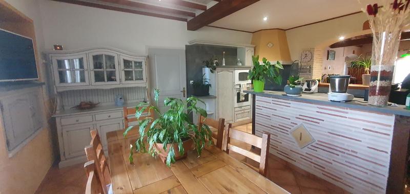 Propriété - 384 m² - 16 pièces