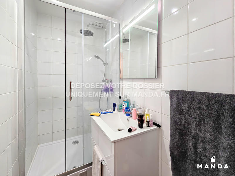 Chambre - 9 m² - 7 pièces