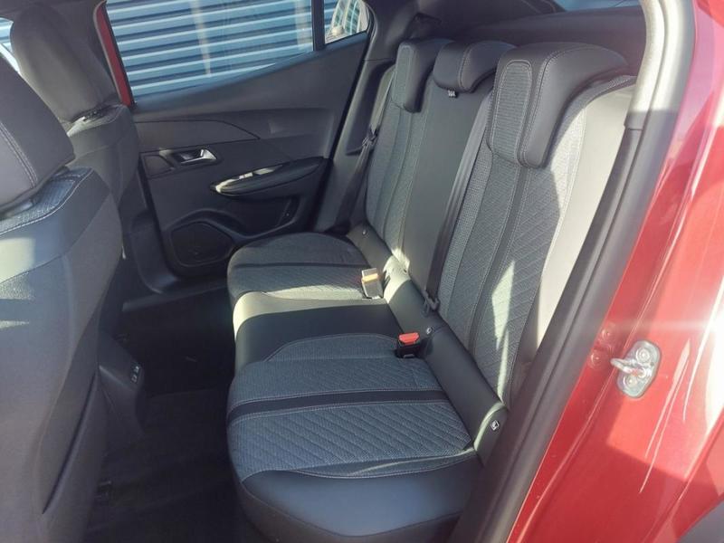 Peugeot 2008 II 100 ch Allure / Pack Navigation Access Vision 7 472 Km