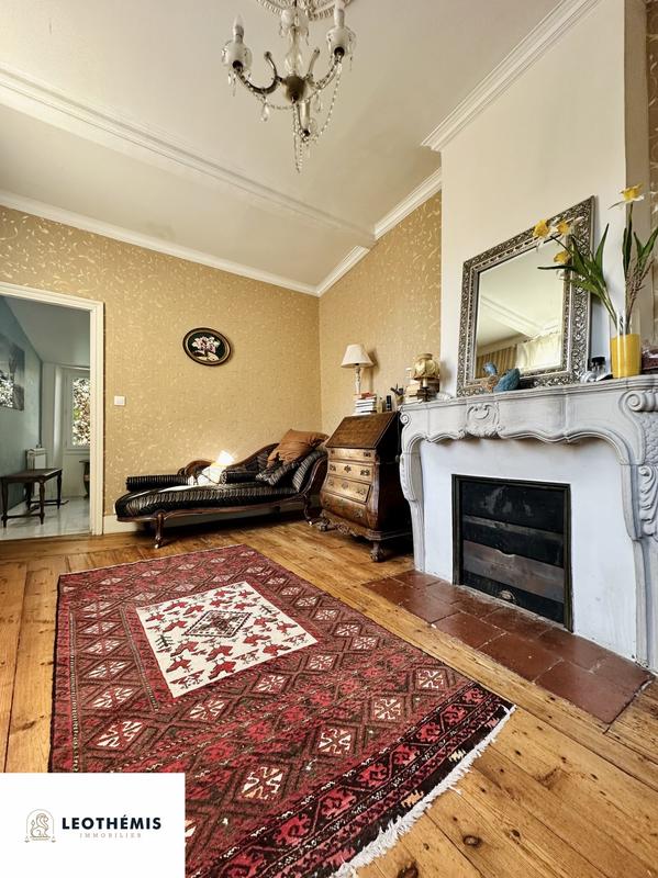 Maison - 362 m² - 14 pièces