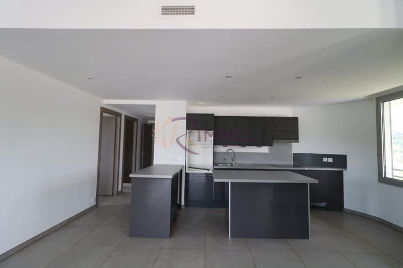 Appartement - 105 m² - 4 pièces