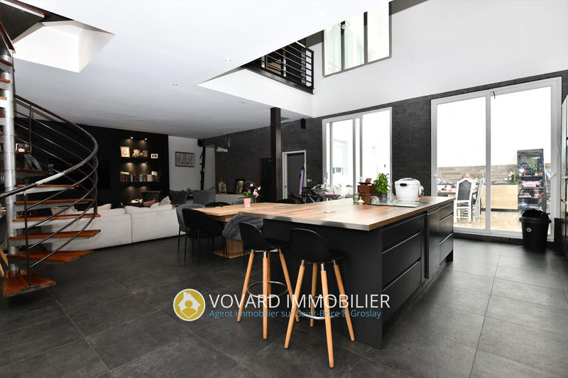 Maison - 193 m² - 5 pièces