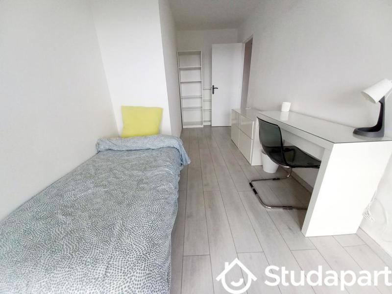 Chambre - 11 m² - 1 pièce