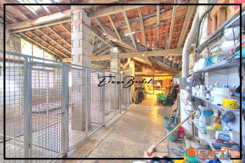 Maison - 290 m² - 9 pièces