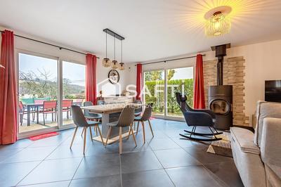 Maison - 101 m² - 6 pièces