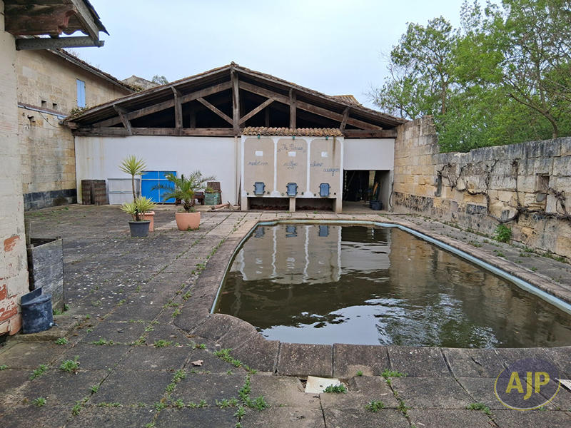 Immeuble - 30 pièces